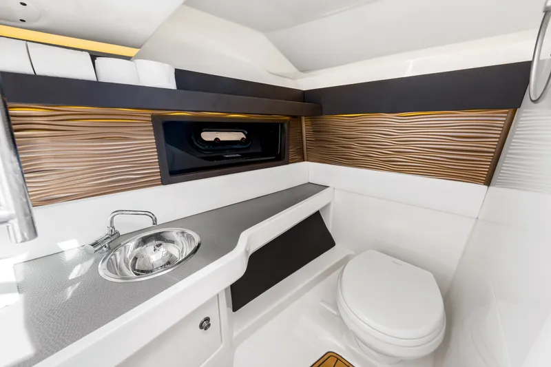 Slide: The Image of Sea Ray SLX 310 OB 2020 - 35