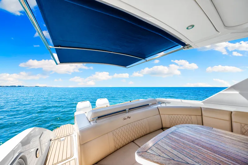 Slide: The Image of Sea Ray SLX 310 OB 2020 - 37