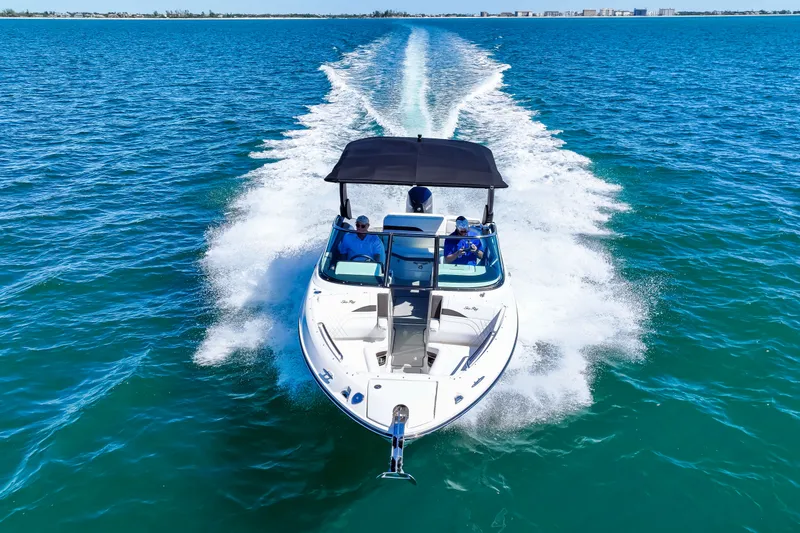 Slide: The Image of Sea Ray SLX 260 Outboard 2026 - 19