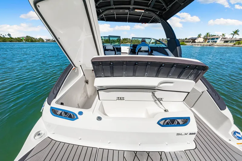 Slide: The Image of Sea Ray SLX 260 Outboard 2026 - 26