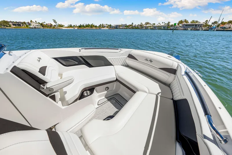 Slide: The Image of Sea Ray SLX 260 Outboard 2026 - 37