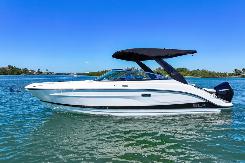 Slide: The Image of Sea Ray SLX 260 Outboard 2026 - 6
