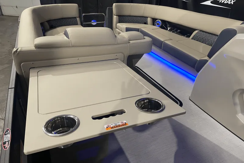 Slide: The Image of Harris Grand Mariner 250 2025 - 19