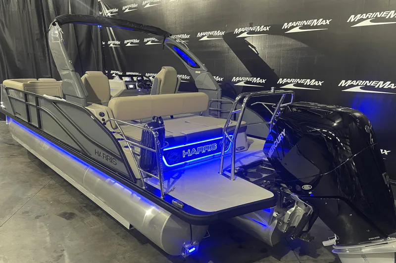 Slide: The Image of Harris Grand Mariner 250 2025 - 3