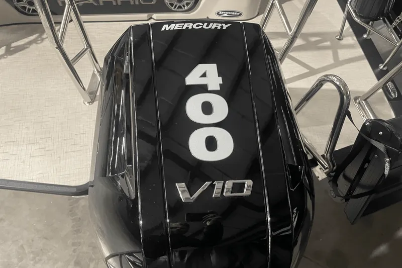 Slide: The Image of Harris Grand Mariner 250 2025 - 6