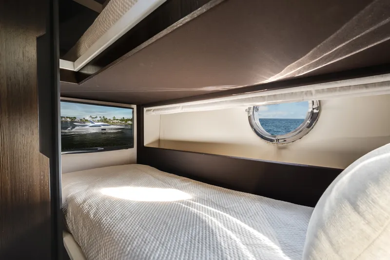 Slide: The Image of Azimut 66 FLY 2018 - 23