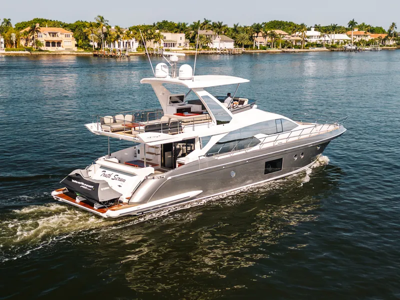 Slide: The Image of Azimut 66 FLY 2018 - 3