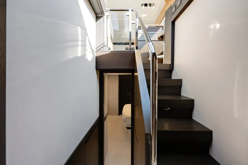 Slide: The Image of Azimut 66 FLY 2018 - 30