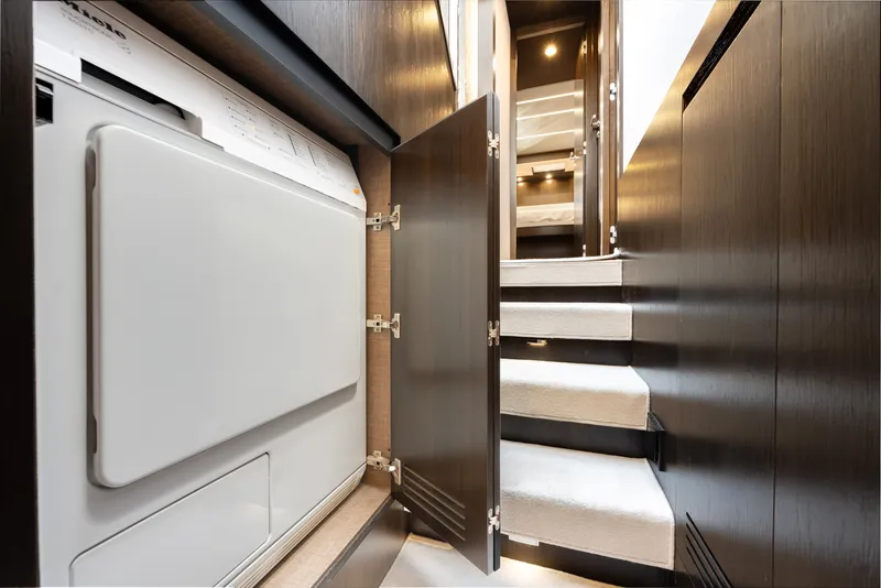 Slide: The Image of Azimut 66 FLY 2018 - 31