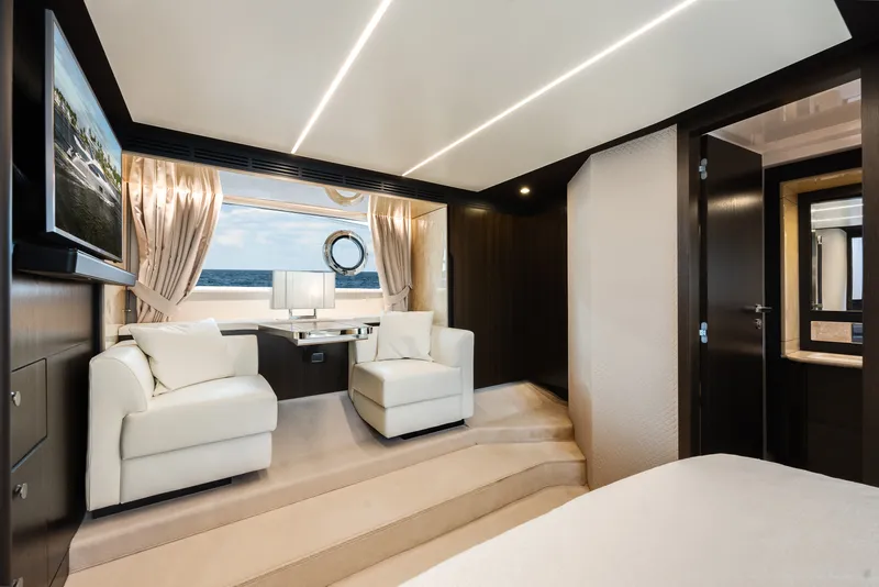 Slide: The Image of Azimut 66 FLY 2018 - 36