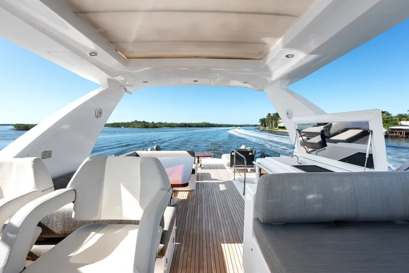 Slide: The Image of Azimut 66 FLY 2018 - 46