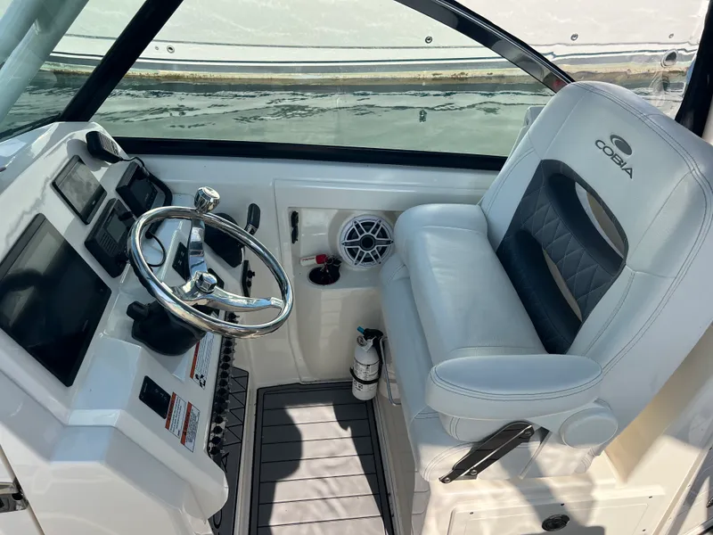 Slide: The Image of Cobia 240 DUAL CONSOLE 2022 - 20
