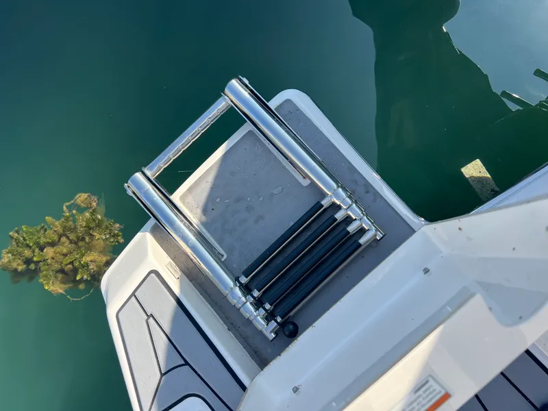 Slide: The Image of Cobia 240 DUAL CONSOLE 2022 - 30