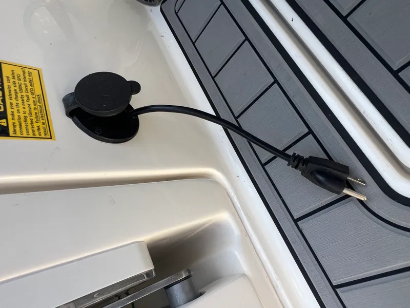 Slide: The Image of Cobia 240 DUAL CONSOLE 2022 - 39