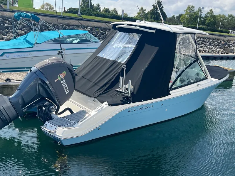Slide: The Image of Cobia 240 DUAL CONSOLE 2022 - 5