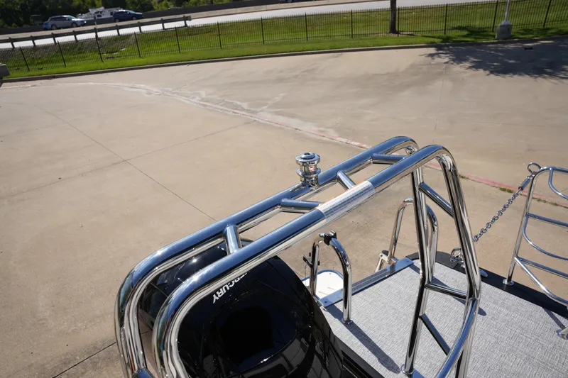 Slide: The Image of Harris Cruiser 230 2026 - 10