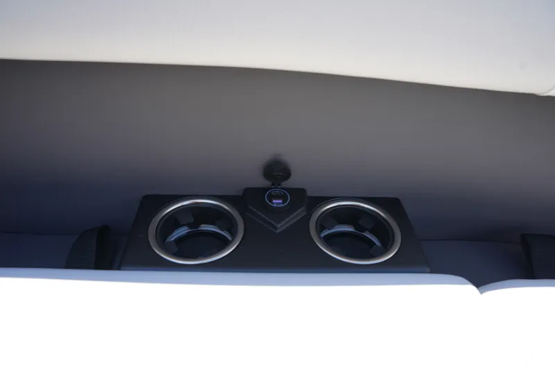 Slide: The Image of Harris Cruiser 230 2026 - 15