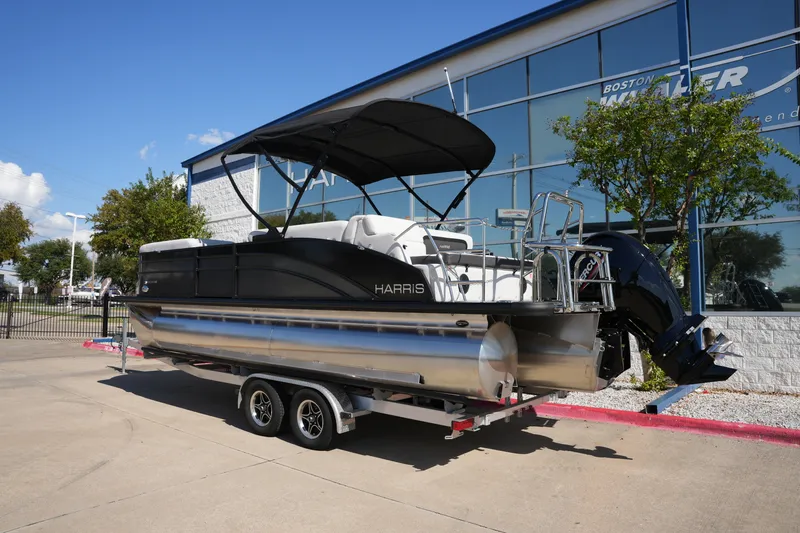 Slide: The Image of Harris Cruiser 230 2026 - 2