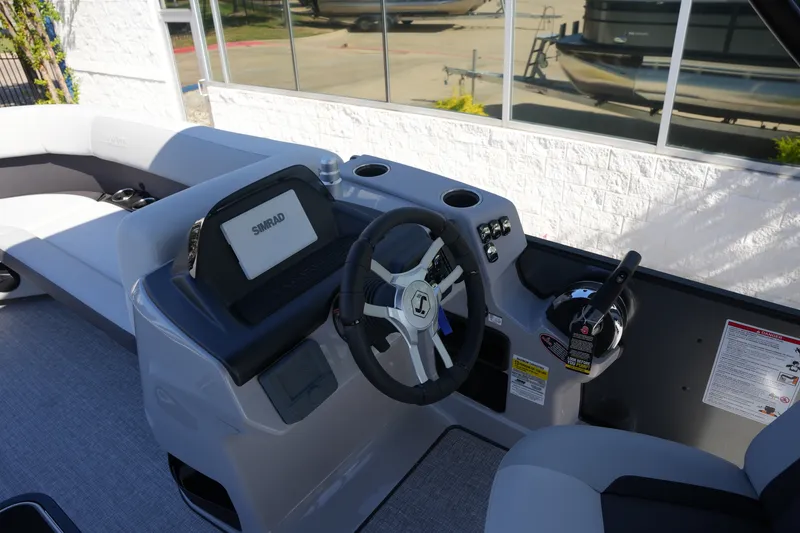 Slide: The Image of Harris Cruiser 230 2026 - 20