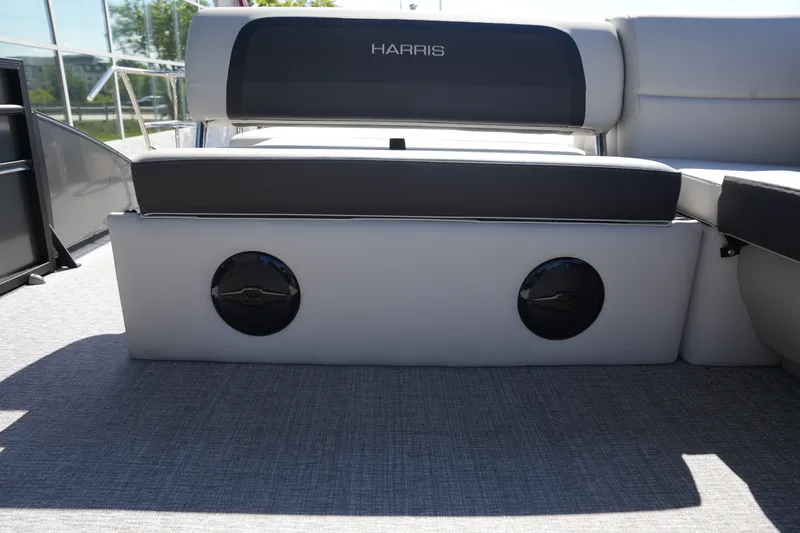 Slide: The Image of Harris Cruiser 230 2026 - 28