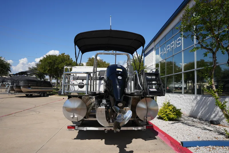 Slide: The Image of Harris Cruiser 230 2026 - 3