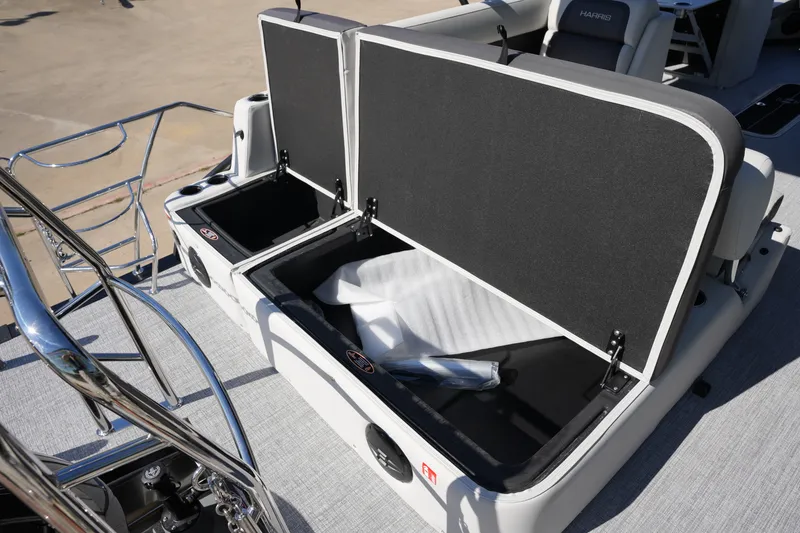 Slide: The Image of Harris Cruiser 230 2026 - 32