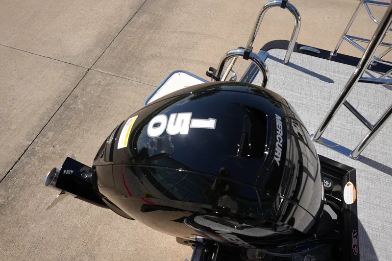 Slide: The Image of Harris Cruiser 230 2026 - 9