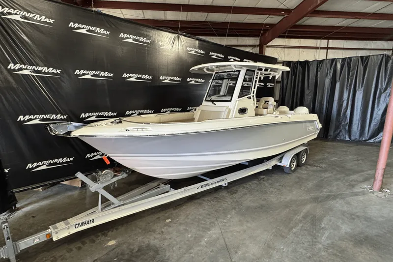 The Image of Boston Whaler 250 Outrage 2025 - 0