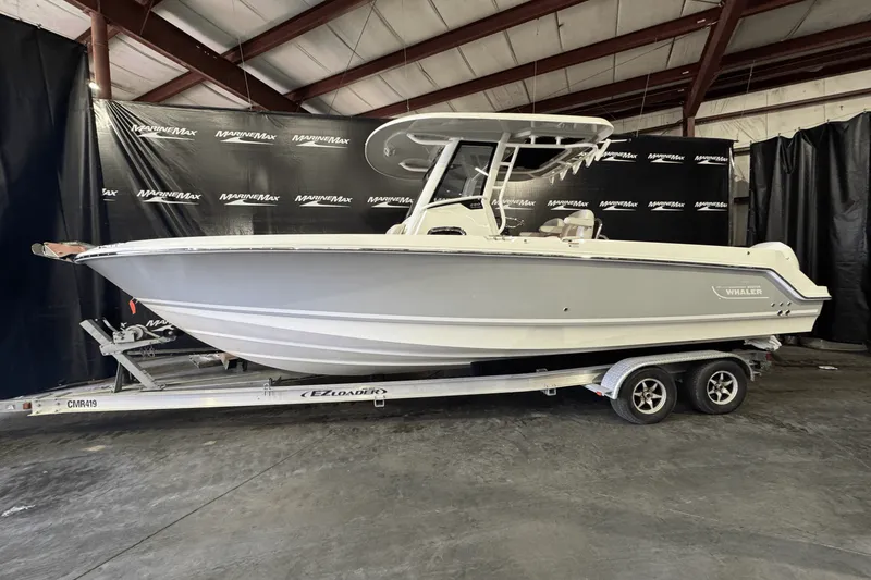 Slide: The Image of Boston Whaler 250 Outrage 2025 - 3