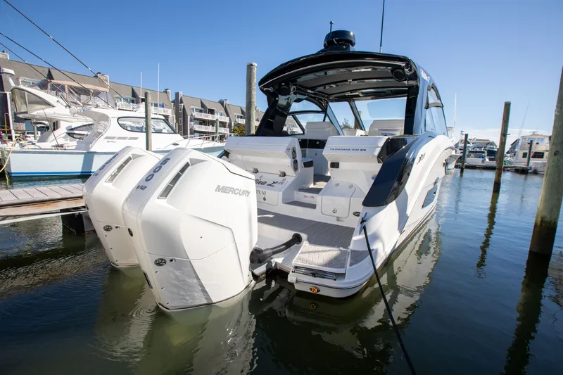 Slide: The Image of Sea Ray 370 SUNDANCER OB 2025 - 7