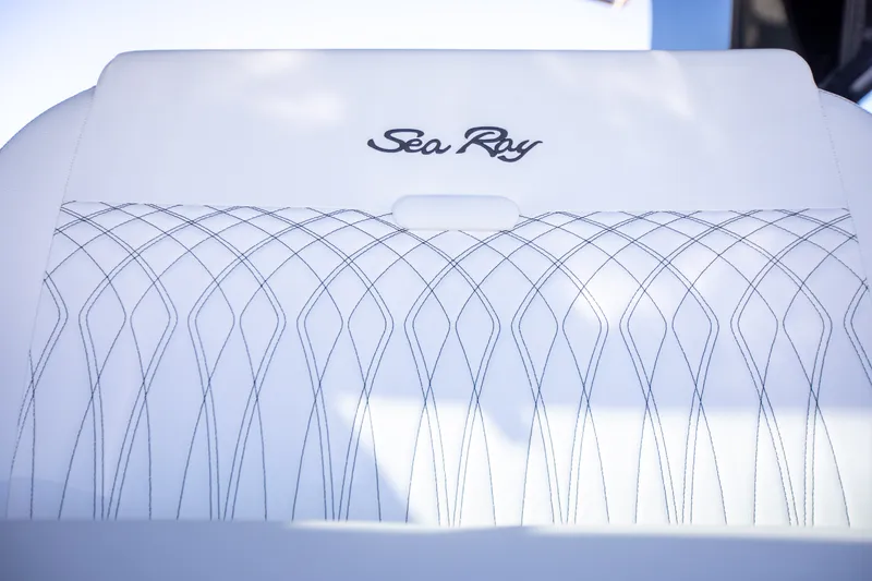 Slide: The Image of Sea Ray 370 SUNDANCER OB 2025 - 18