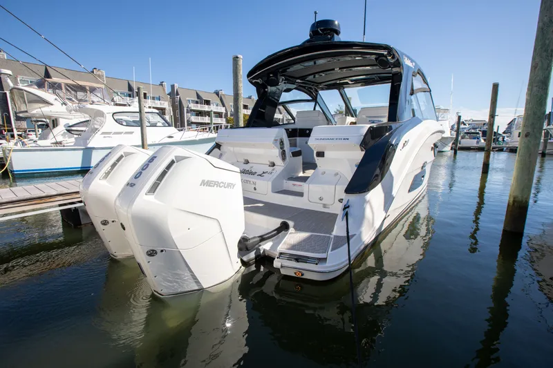 Slide: The Image of Sea Ray 370 SUNDANCER OB 2025 - 8