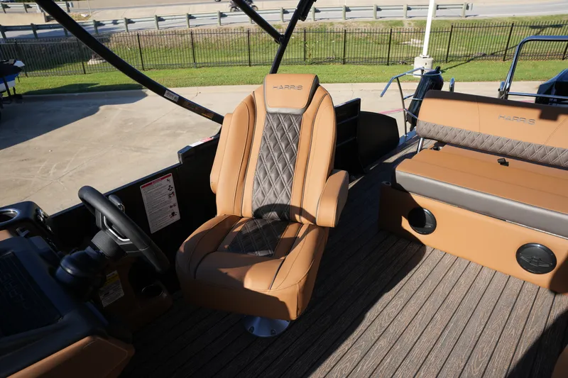 Slide: The Image of Harris Cruiser 210 2026 - 21