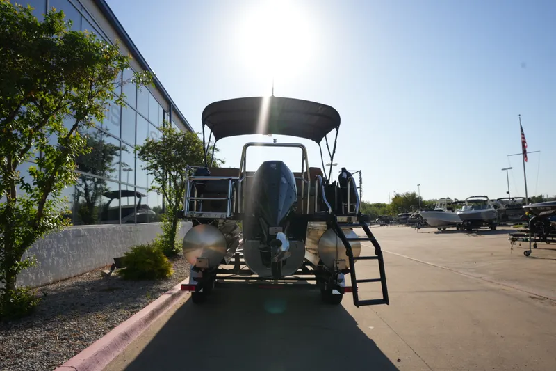 Slide: The Image of Harris Cruiser 210 2026 - 3