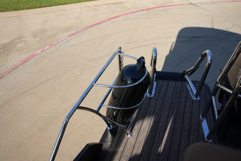 Slide: The Image of Harris Cruiser 210 2026 - 7