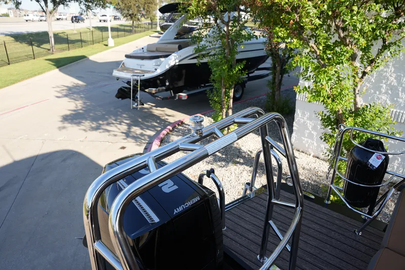 Slide: The Image of Harris Cruiser 210 2026 - 8