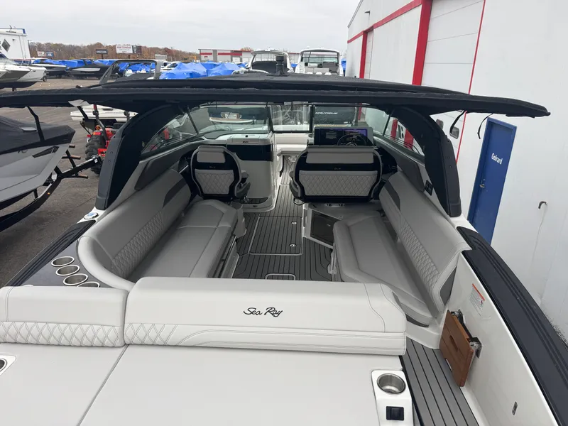 Slide: The Image of Sea Ray SLX 280 2026 - 19