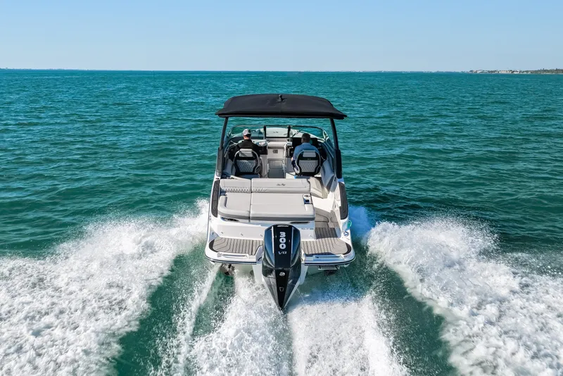 Slide: The Image of Sea Ray SLX 260 Outboard 2026 - 19