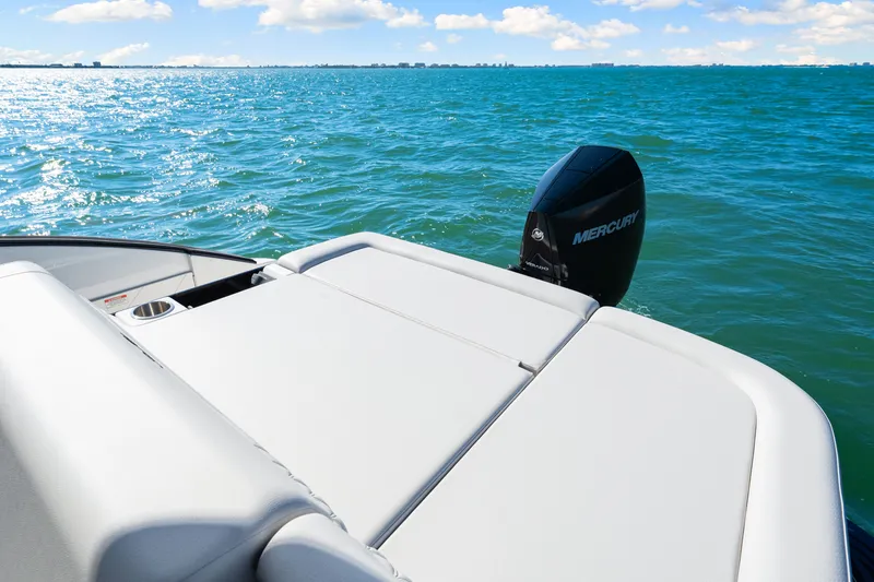 Slide: The Image of Sea Ray SLX 260 Outboard 2026 - 25