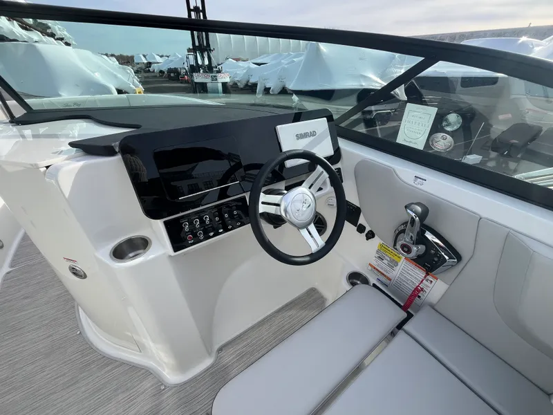 Slide: The Image of Sea Ray SDX 230 Outboard 2026 - 8