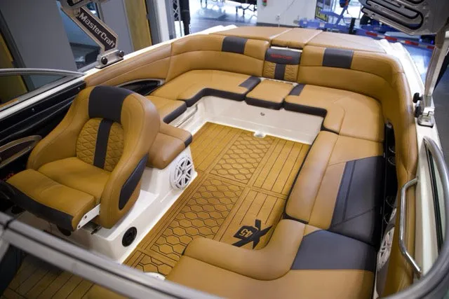 Slide: The Image of MasterCraft X45 2009 - 24