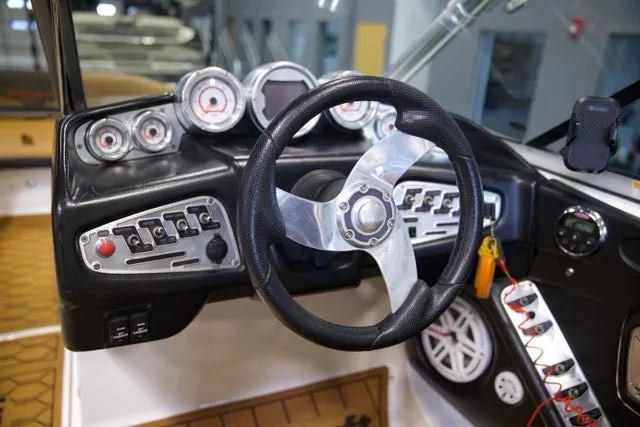 Slide: The Image of MasterCraft X45 2009 - 15
