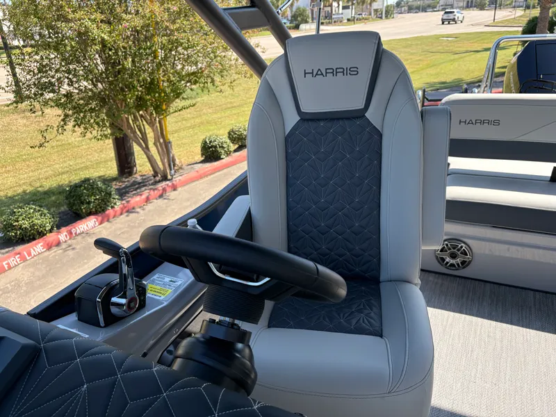 Slide: The Image of Harris 230 Grand Mariner 2026 - 12