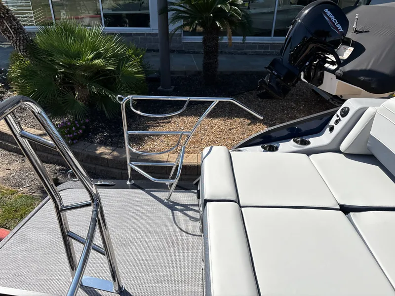 Slide: The Image of Harris 230 Grand Mariner 2026 - 17