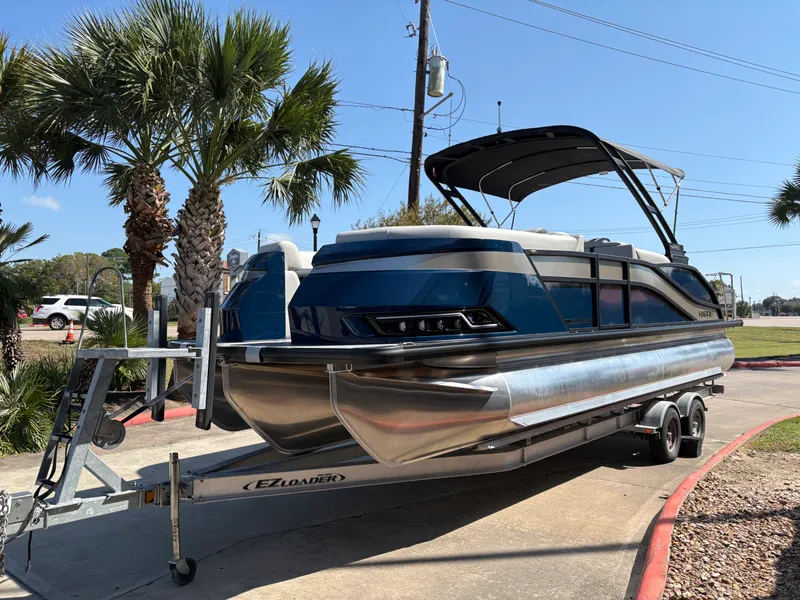 Slide: The Image of Harris 230 Grand Mariner 2026 - 3