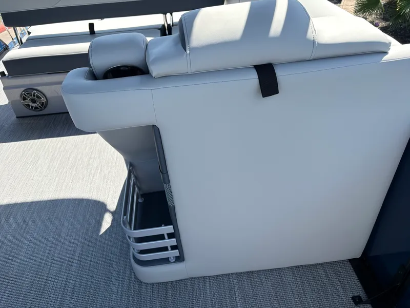 Slide: The Image of Harris 230 Grand Mariner 2026 - 8