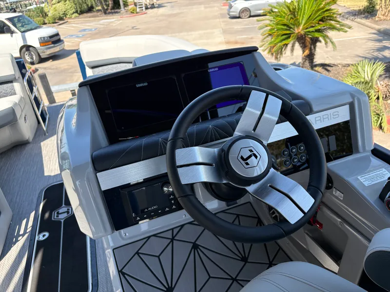 Slide: The Image of Harris 230 Grand Mariner 2026 - 9