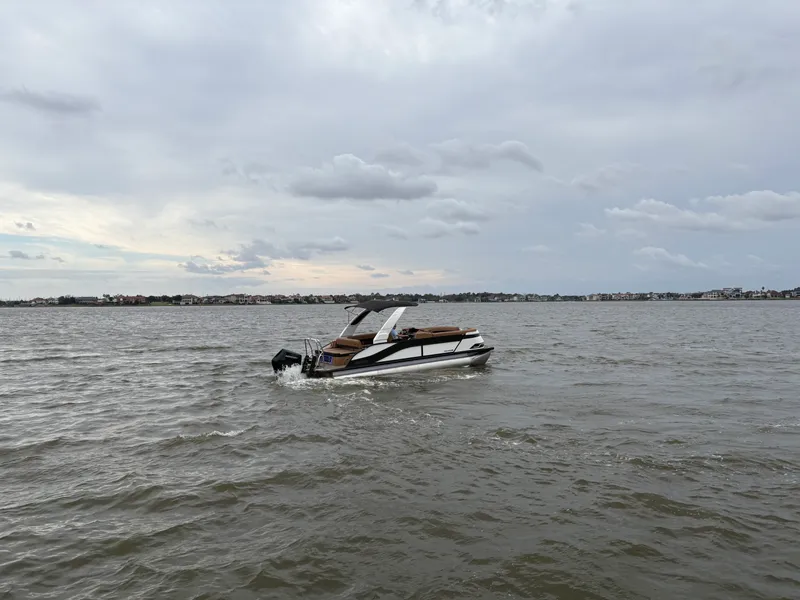 Slide: The Image of Harris Grand Mariner 250 2026 - 1