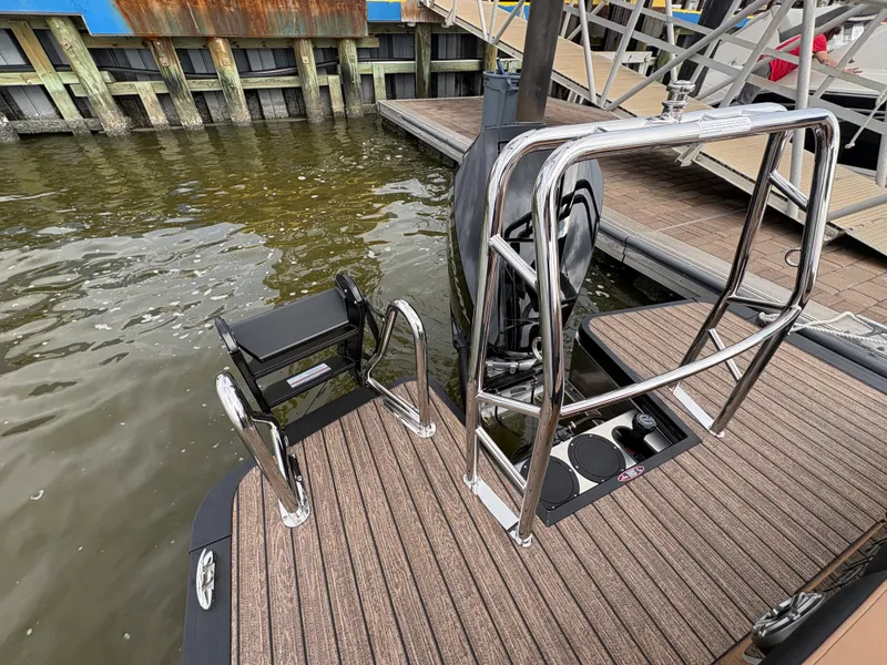 Slide: The Image of Harris Grand Mariner 250 2026 - 16