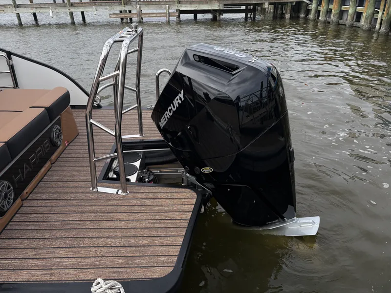 Slide: The Image of Harris Grand Mariner 250 2026 - 18